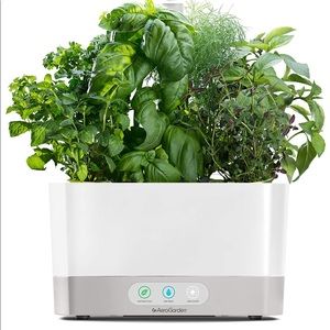 AeroGarden Harvest 6 pod everything to get started